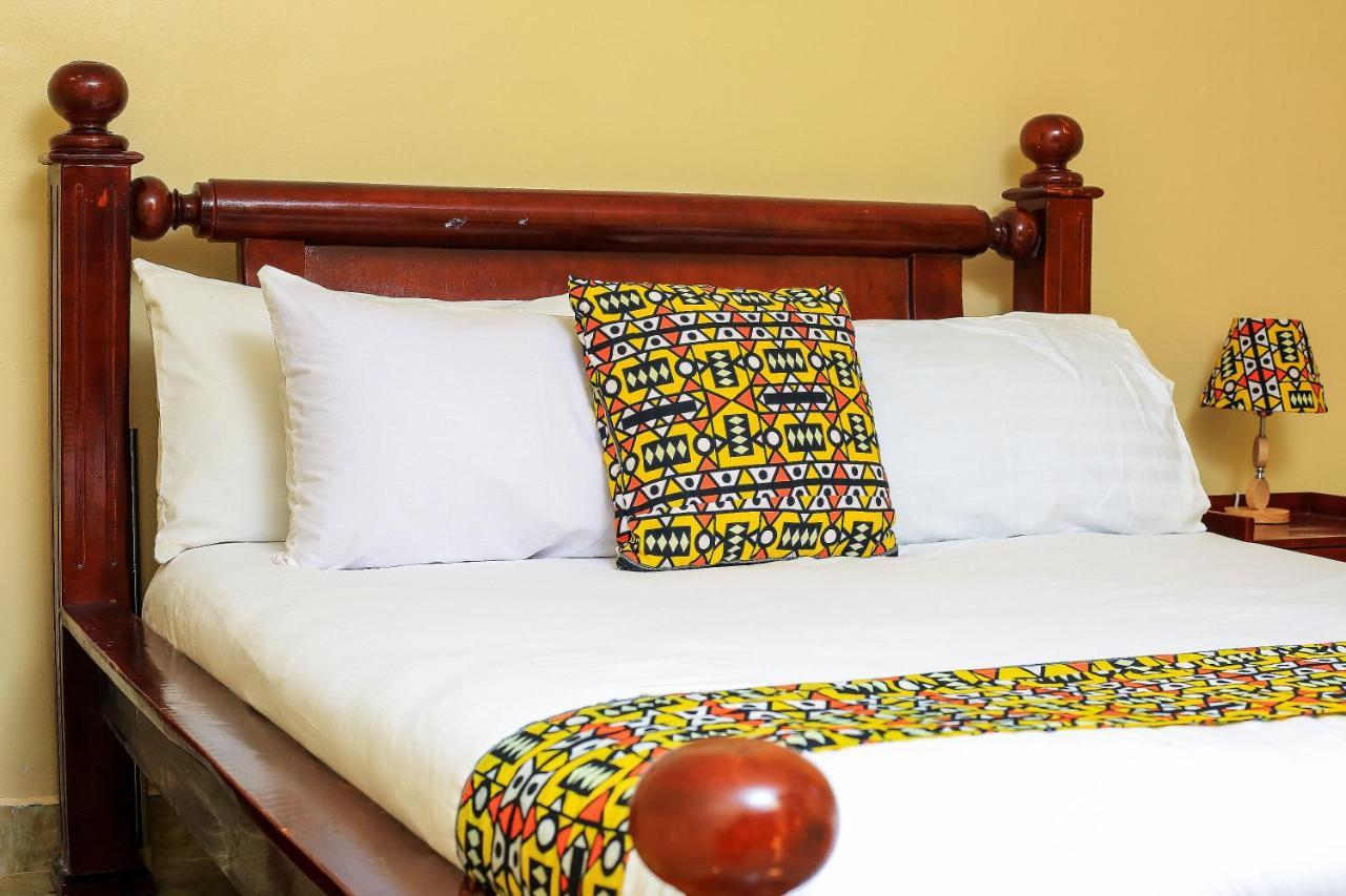 Palm Star Motel Fort Portal Buitenkant foto
