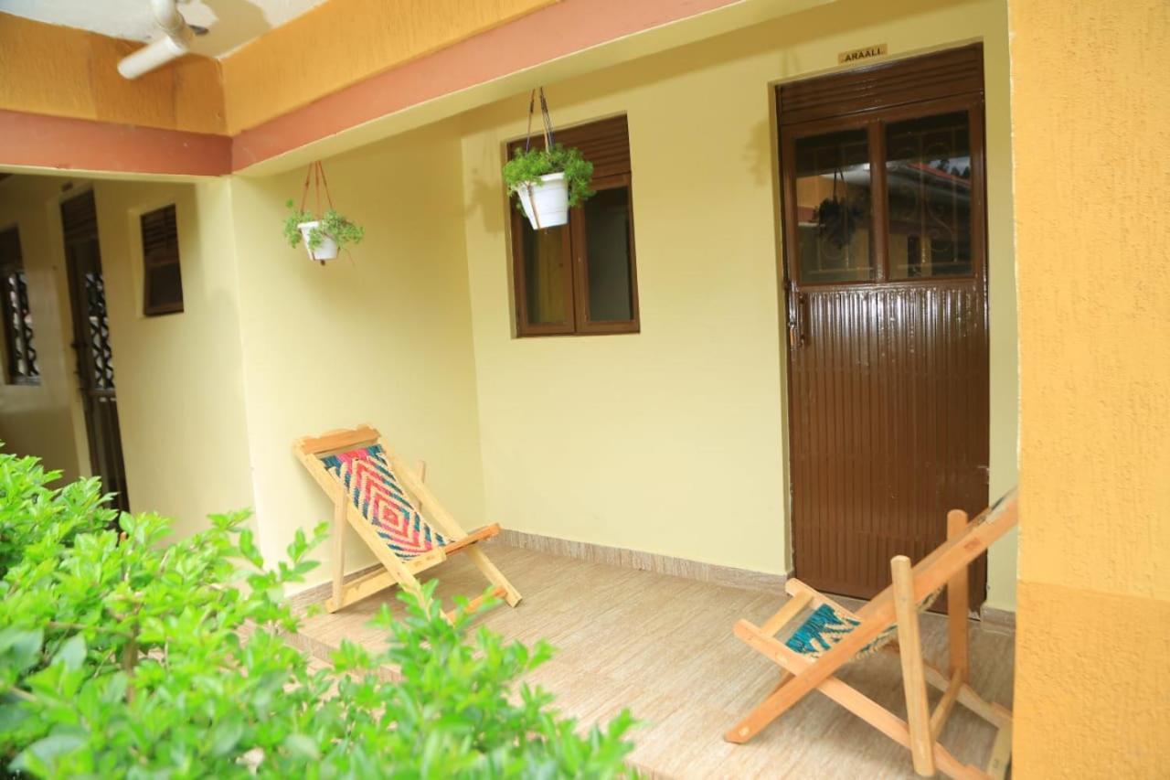 Palm Star Motel Fort Portal Buitenkant foto