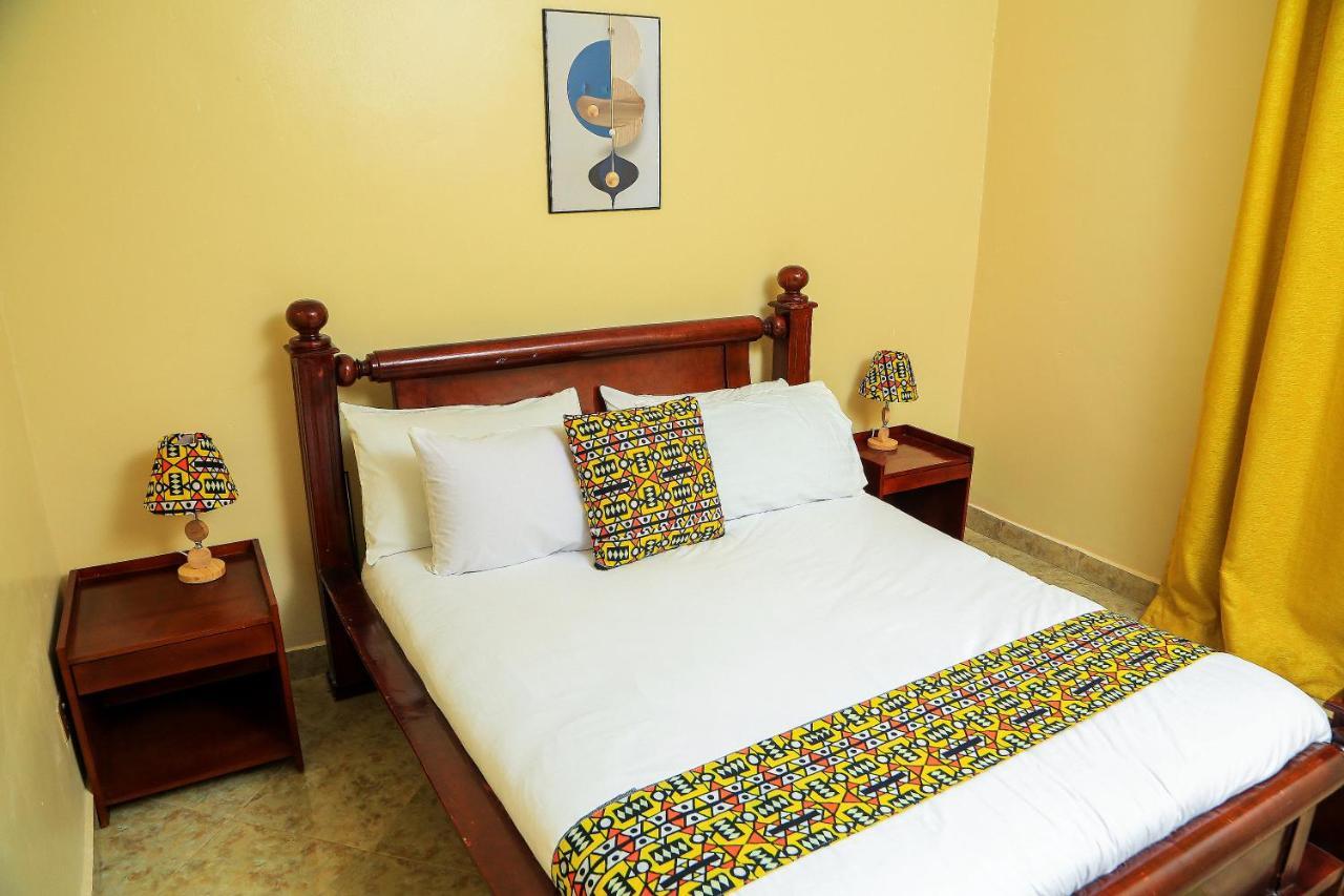 Palm Star Motel Fort Portal Buitenkant foto