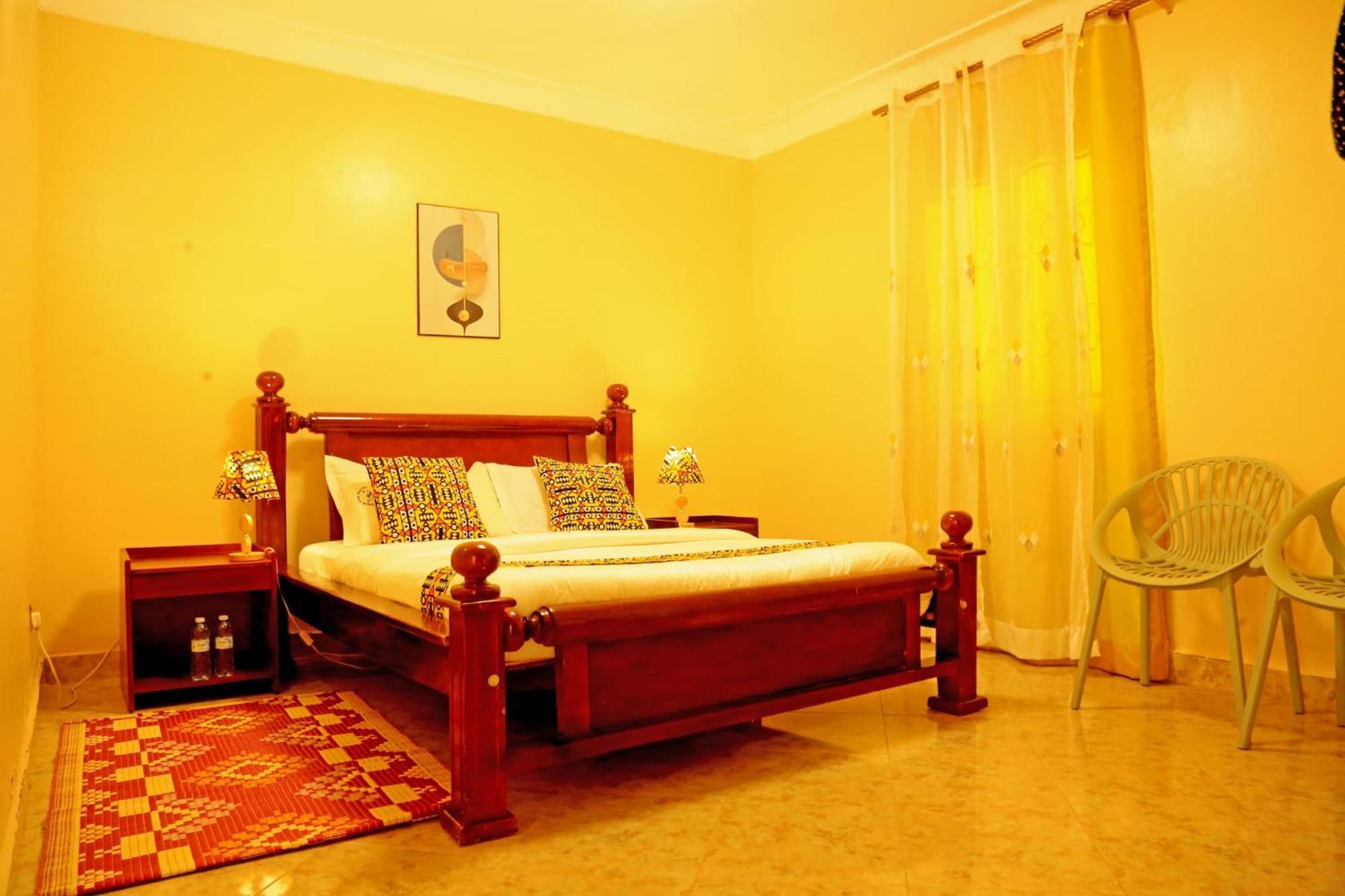 Palm Star Motel Fort Portal Buitenkant foto