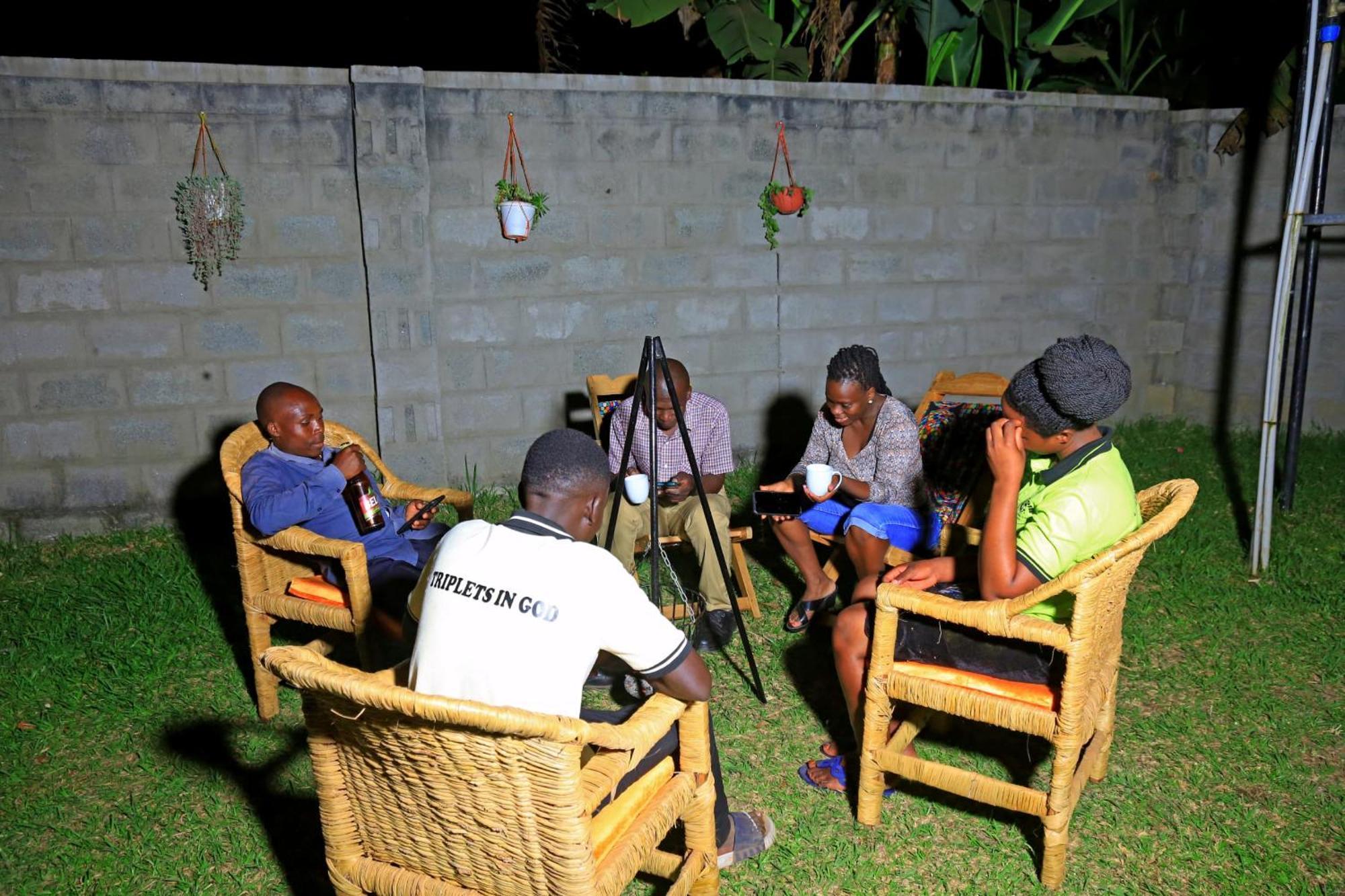 Palm Star Motel Fort Portal Buitenkant foto
