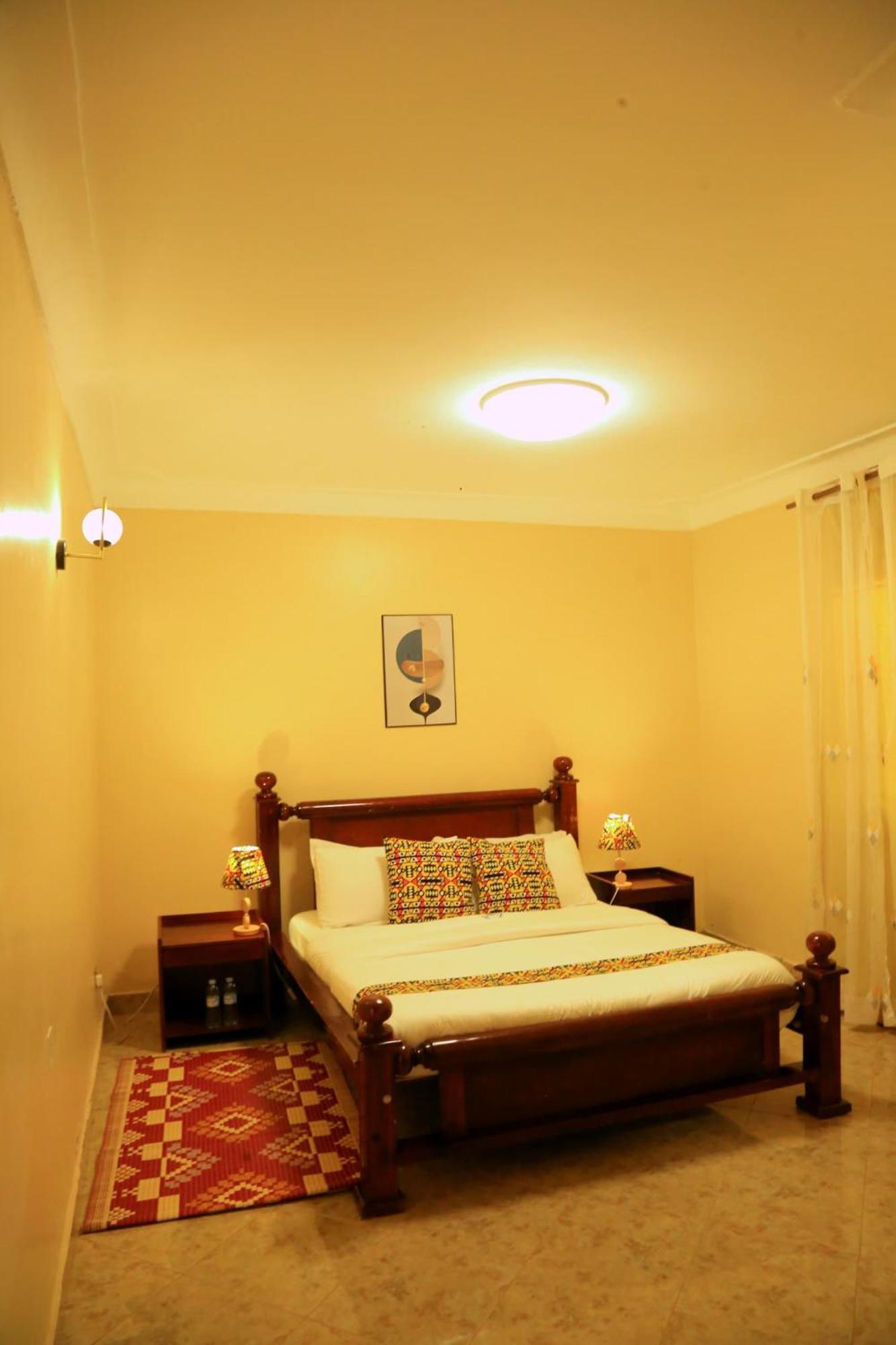 Palm Star Motel Fort Portal Buitenkant foto